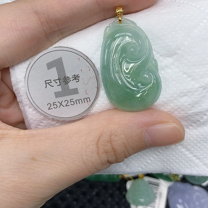 颈饰18K金镶嵌翡翠13456788999