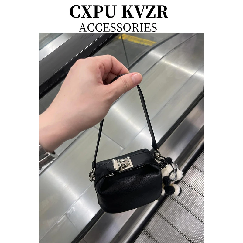 CK小众设计高级感便当包女百搭时髦锁扣单肩斜挎包通勤时尚手机包