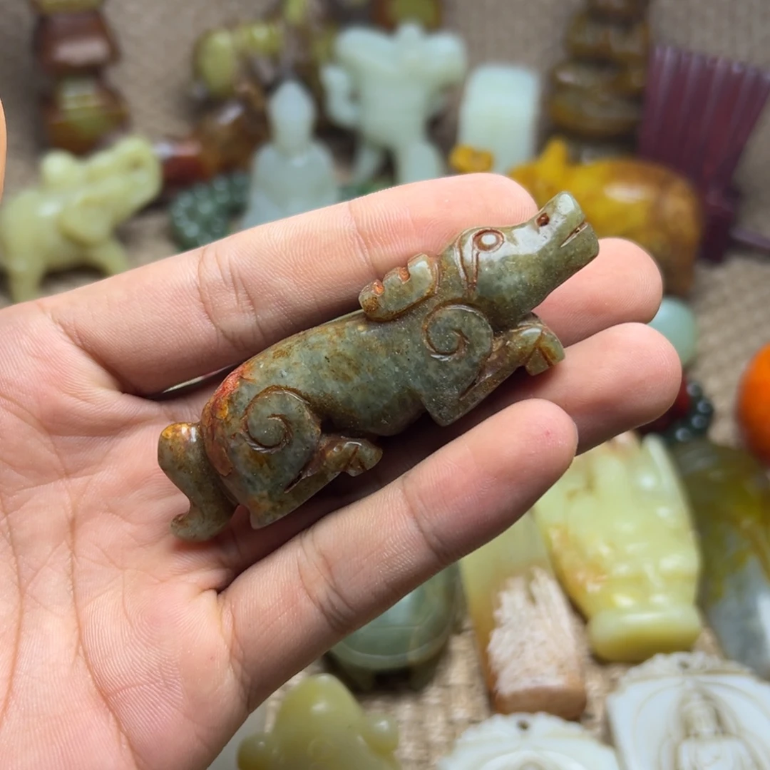 未镶嵌蛇纹石玉颈饰
