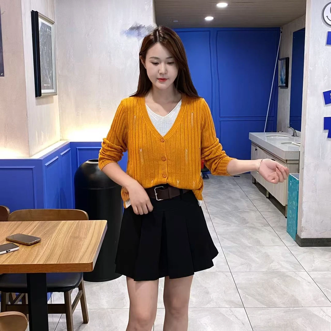 设计感假两件撞色V领针织衫女2025秋季新款韩版欧韩显瘦冰丝