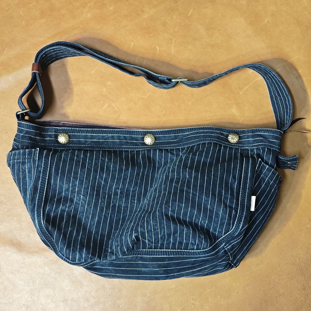 新款竖条纹洗水报童包蓝色单肩时尚斜跨包肩包休闲百搭旅行包