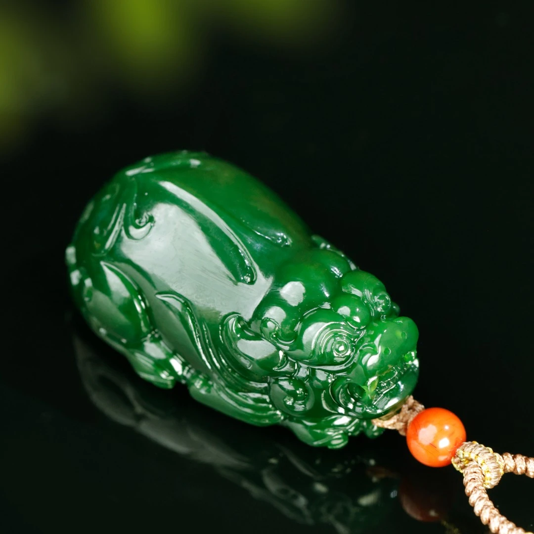 白玉世家碧玉七号矿霸王貔貅吊坠