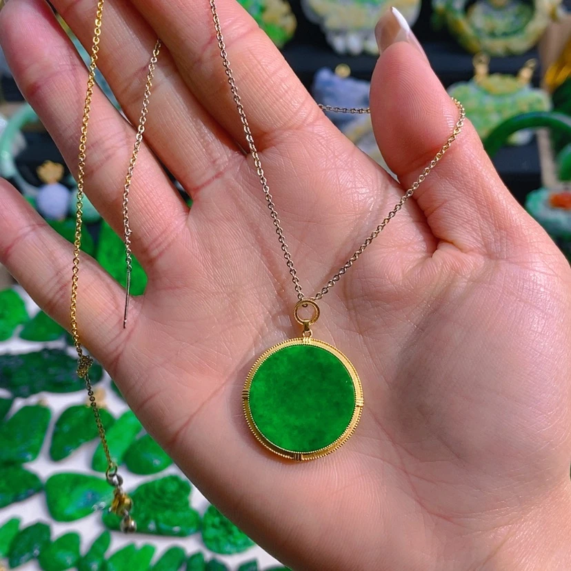 【闪购商品】翡翠颈饰18K金镶嵌圆牌无事牌