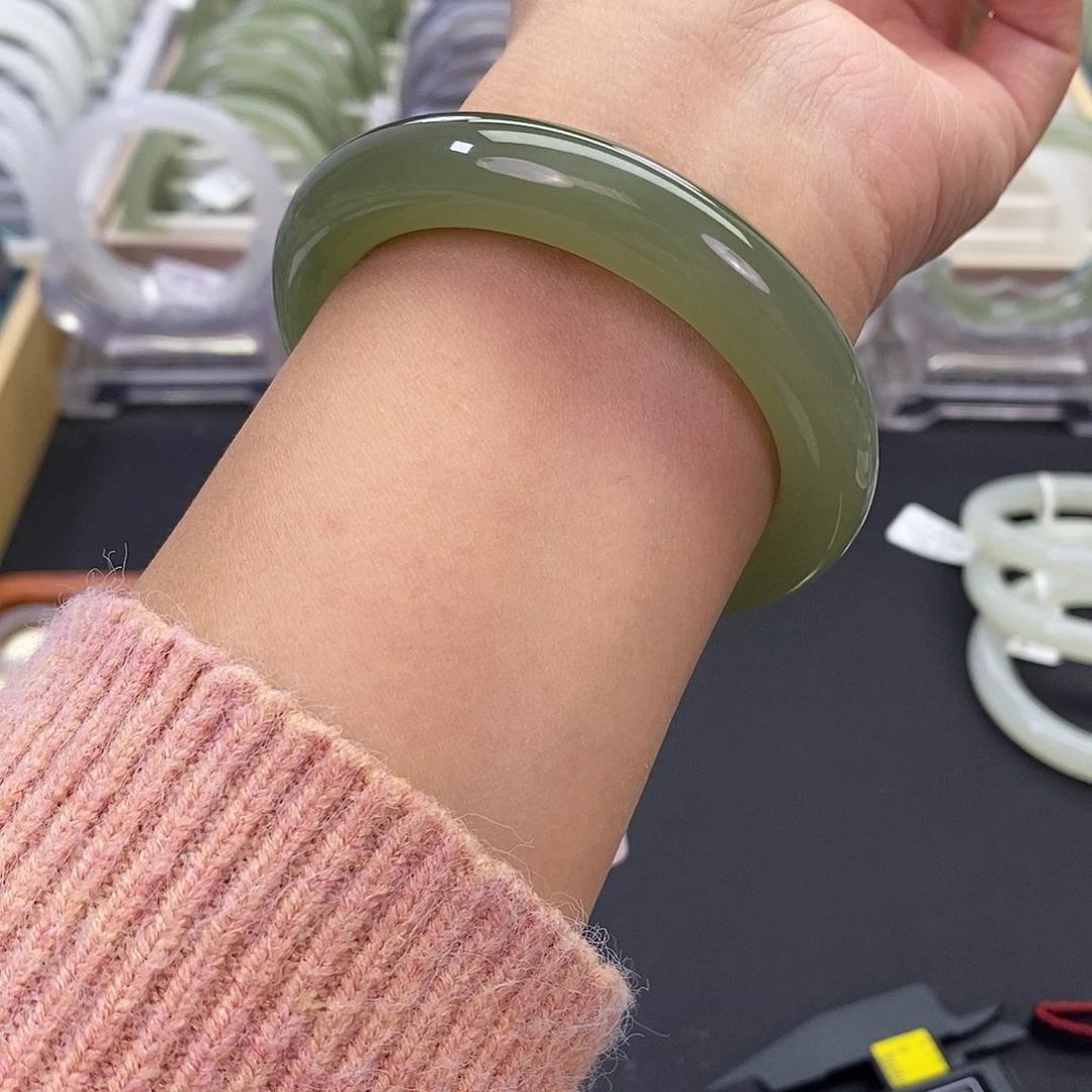 和田玉未镶嵌珠宝奇石和田玉手镯56.57