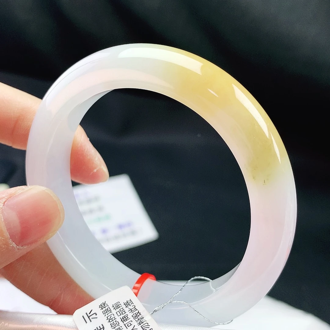 翡翠手镯未镶嵌53圈