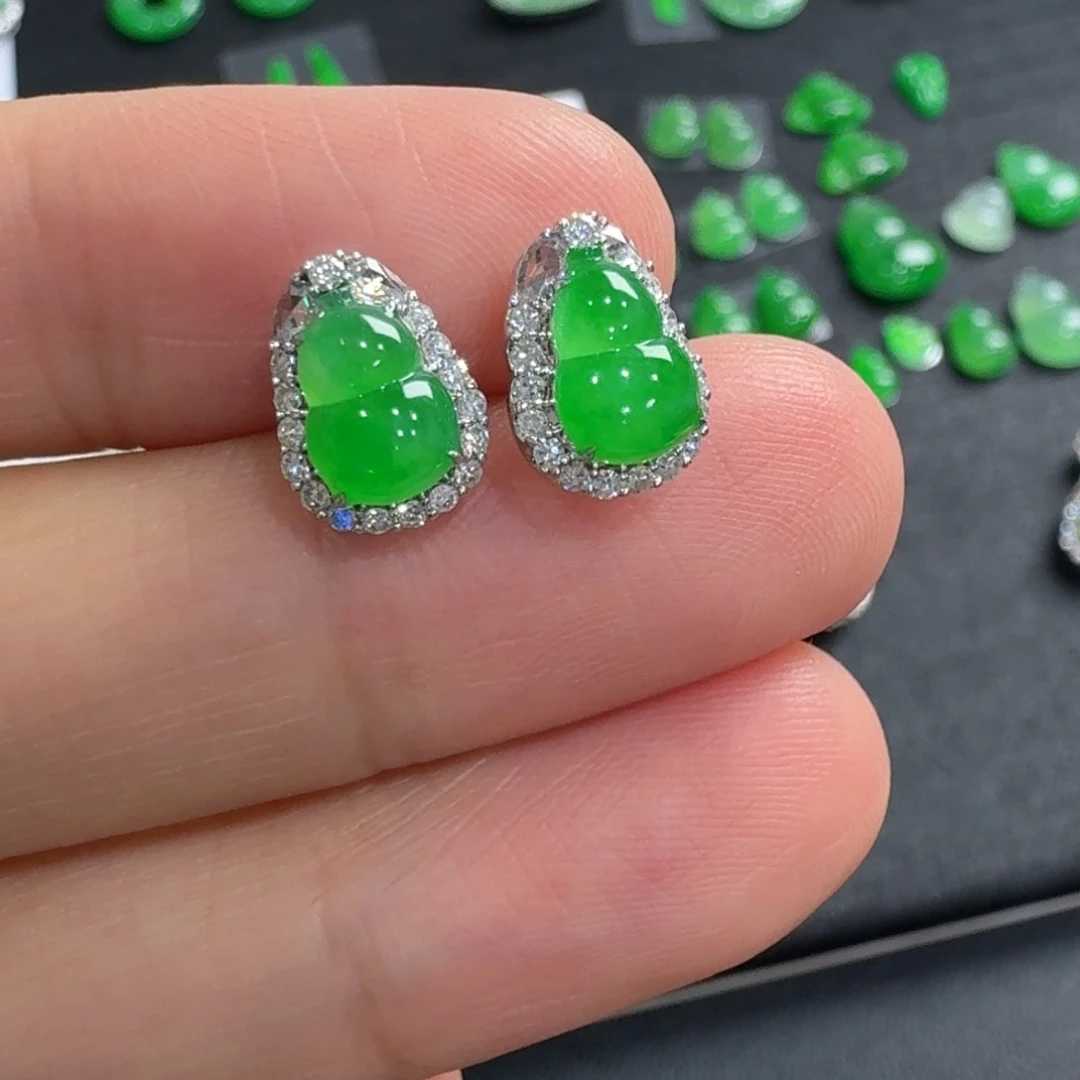 翡翠18K金镶嵌吊坠(不含链)葫芦