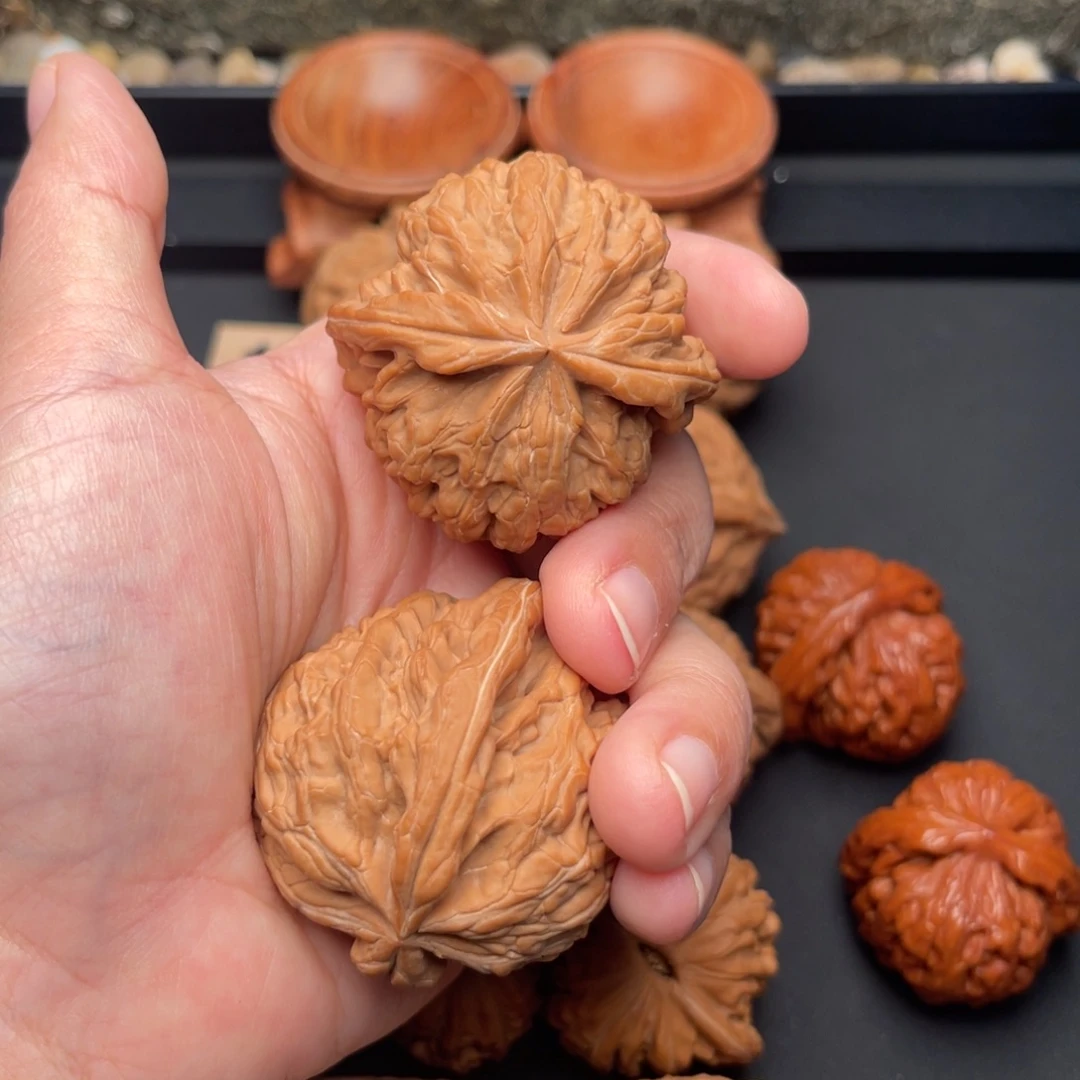 朋***聚把件桃核红锦鲤LY-039