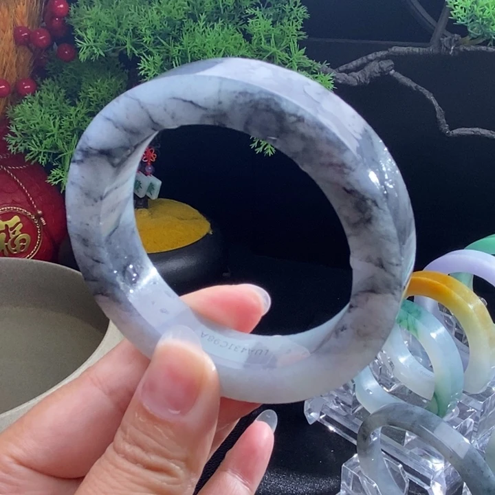 定制翡翠未镶嵌翡翠手镯
