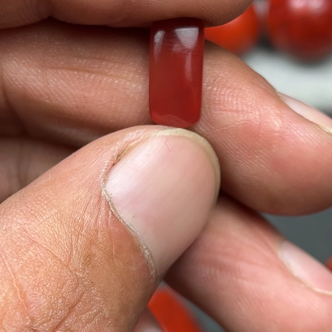 颈饰未镶嵌南红玛瑙