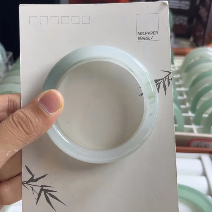 未镶嵌手镯石英质玉