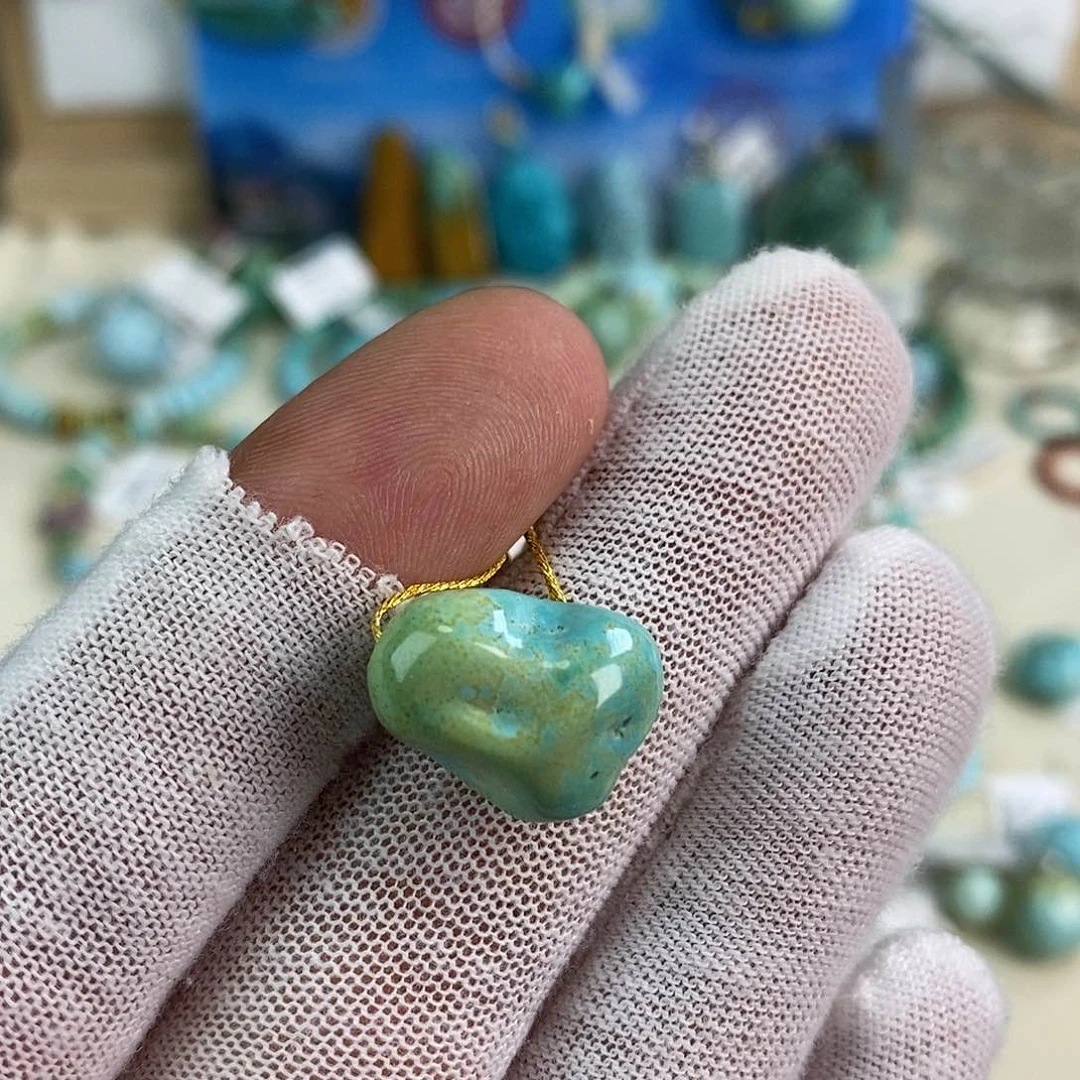 未镶嵌绿松石珠宝奇石