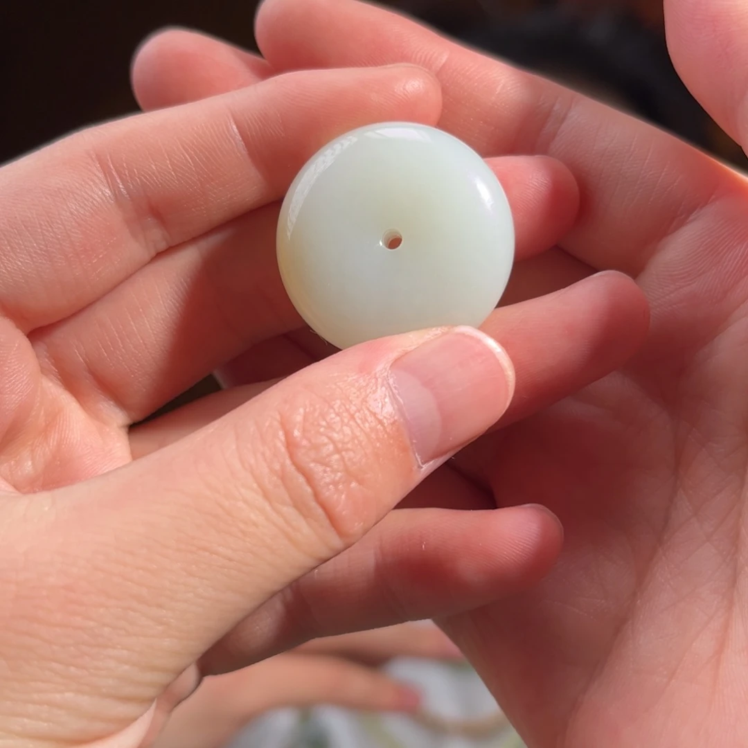 和田玉未镶嵌吊坠(不含链)俄料一口糖1350