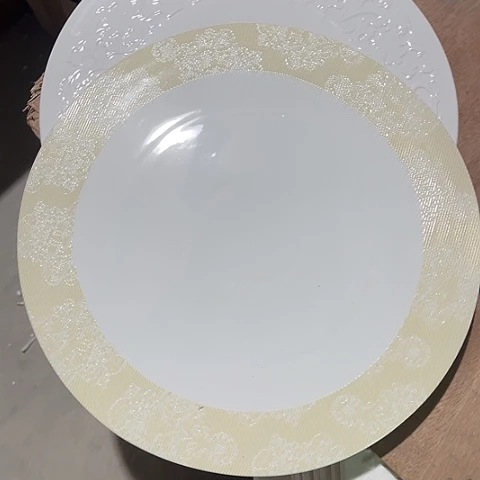 微瑕，不能明火，口径29.5黄浮雕，白浮雕