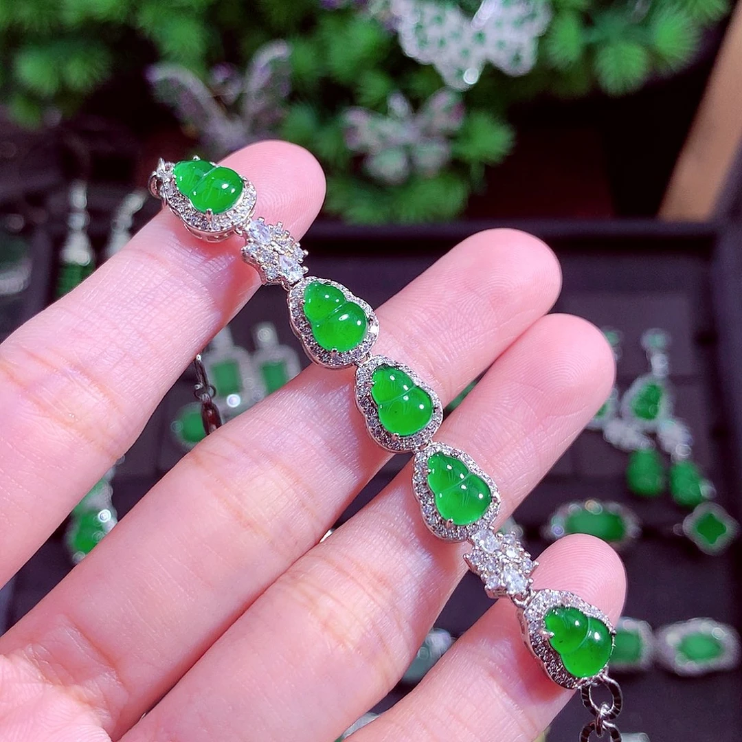 颈饰未镶嵌翡翠天然