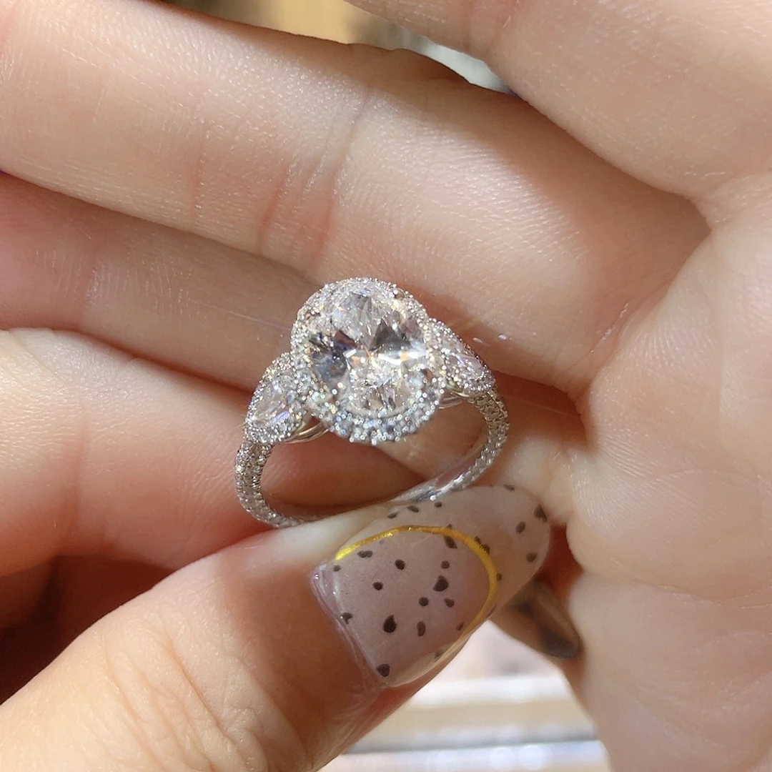 实验室培育钻石18K金镶嵌2.05D-E/VS，14