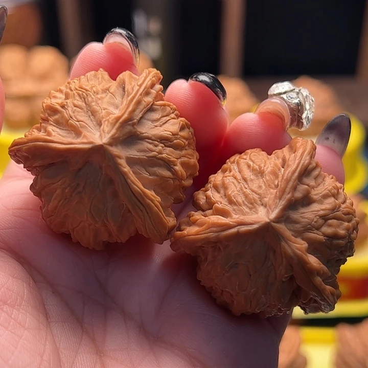 文玩核桃吊坠盘山三棱 38尺 全品
