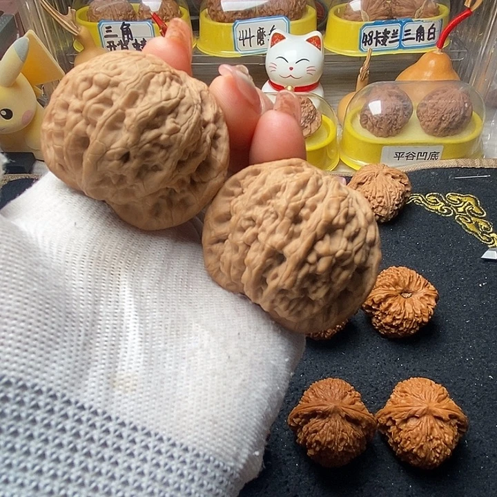 文玩核桃吊坠金公子