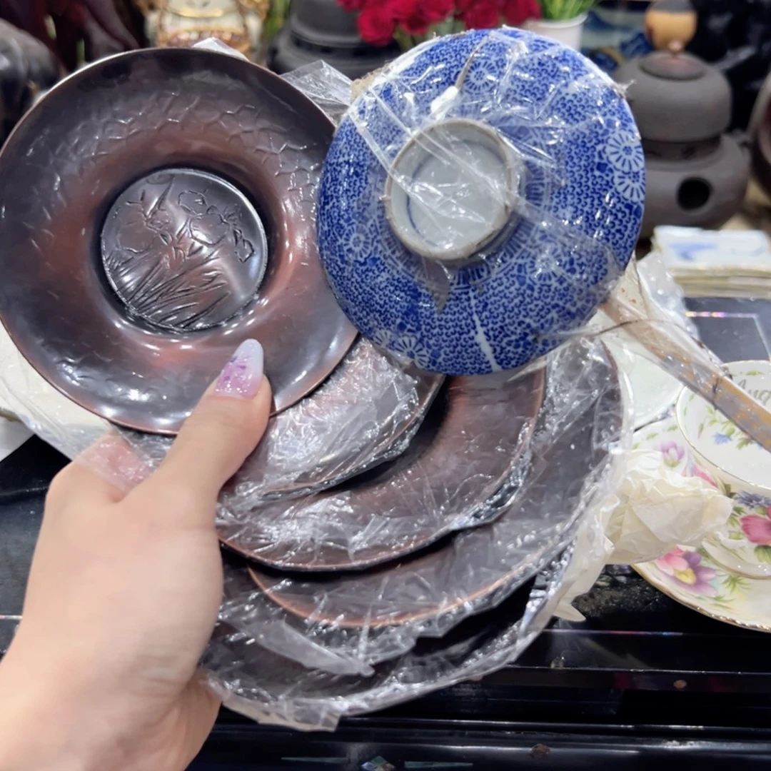 瓷片陶瓷和铝材料是目前