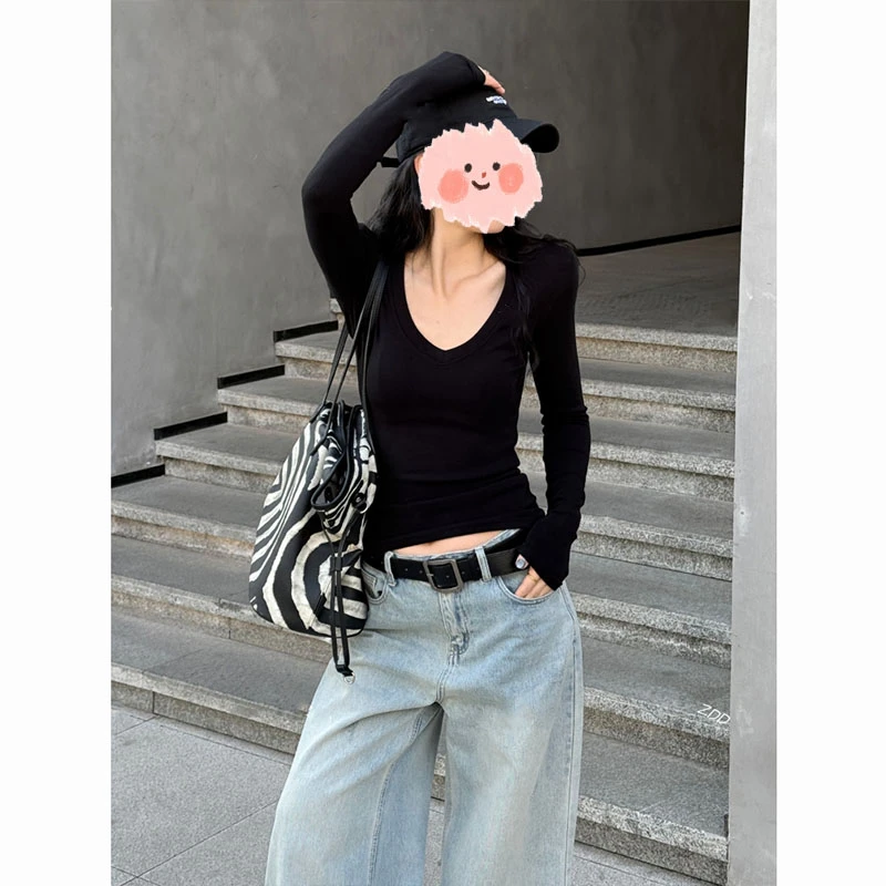 纯欲风V领漏锁骨长袖T恤女春秋2025新款修身显瘦纯色百搭打底上衣