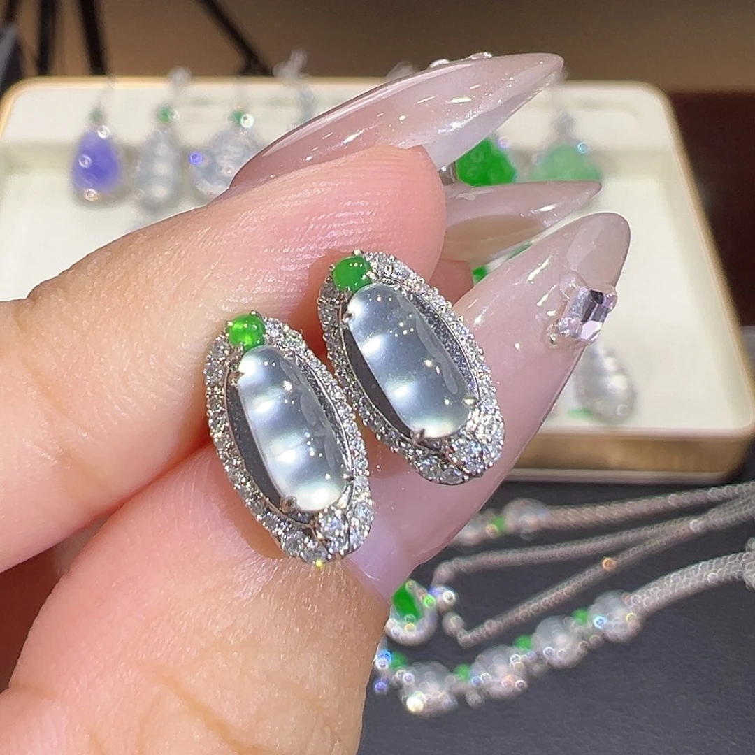 翡翠18K金镶嵌耳钉翡翠