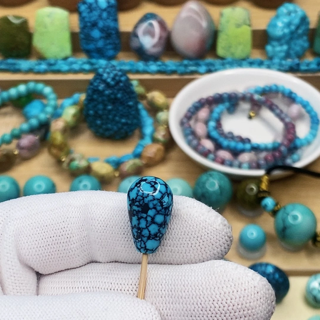 绿松石未镶嵌珠宝奇石