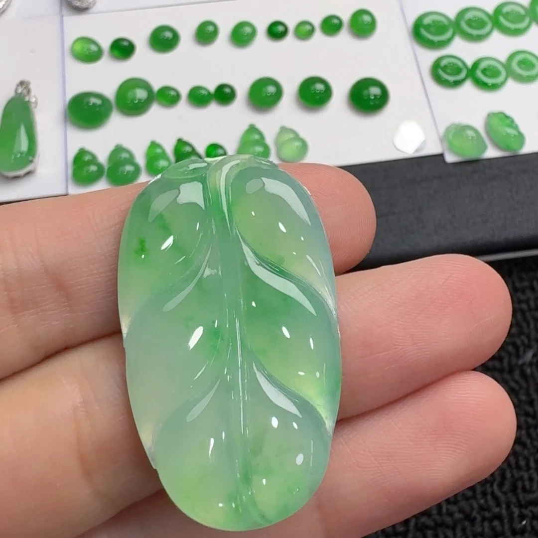 翡翠未镶嵌吊坠(不含链)叶子