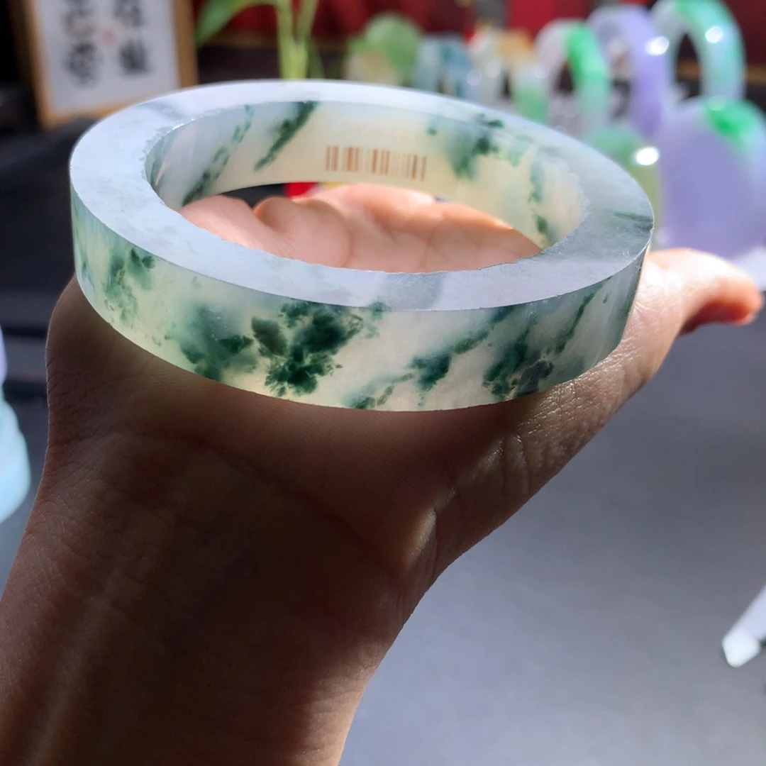 定制翡翠未镶嵌翡翠手镯