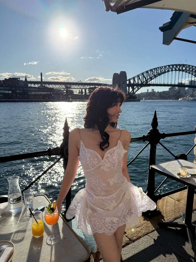 越南小众透视蕾丝钩花吊带连衣裙链条立体花朵吊带裙