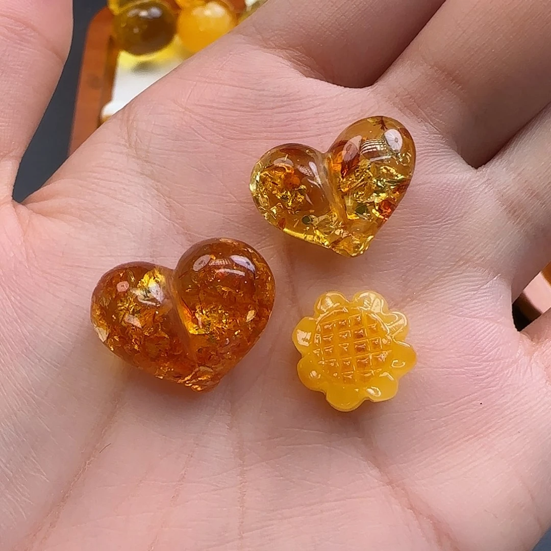 琥珀未镶嵌珠宝奇石仙****蜜蜡