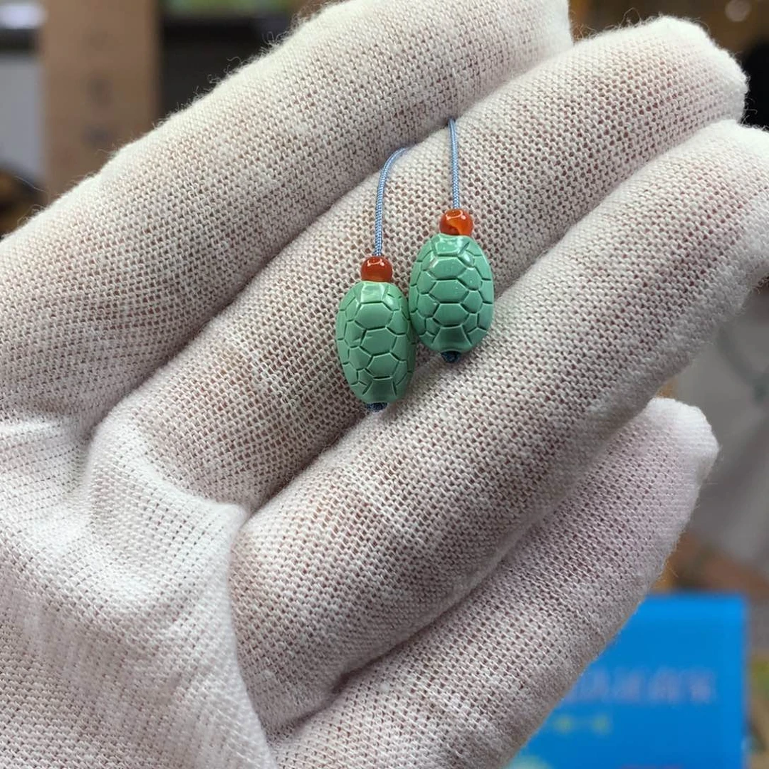 绿松石未镶嵌挂件