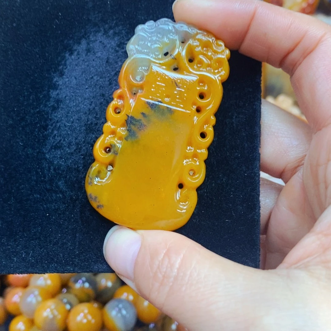 未镶嵌石英质玉（黄龙玉）吊坠(不含链)
