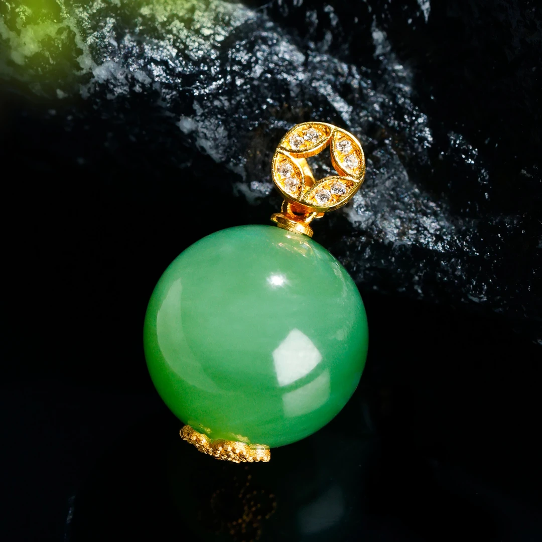 白玉世家有钱花/18K金碧玉吊坠