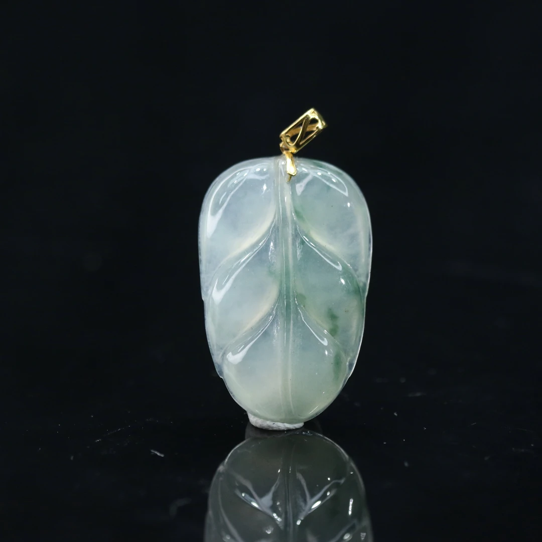 19天然缅甸翡翠A货18k飘花叶子吊坠/300082/上海嘉禾拍卖