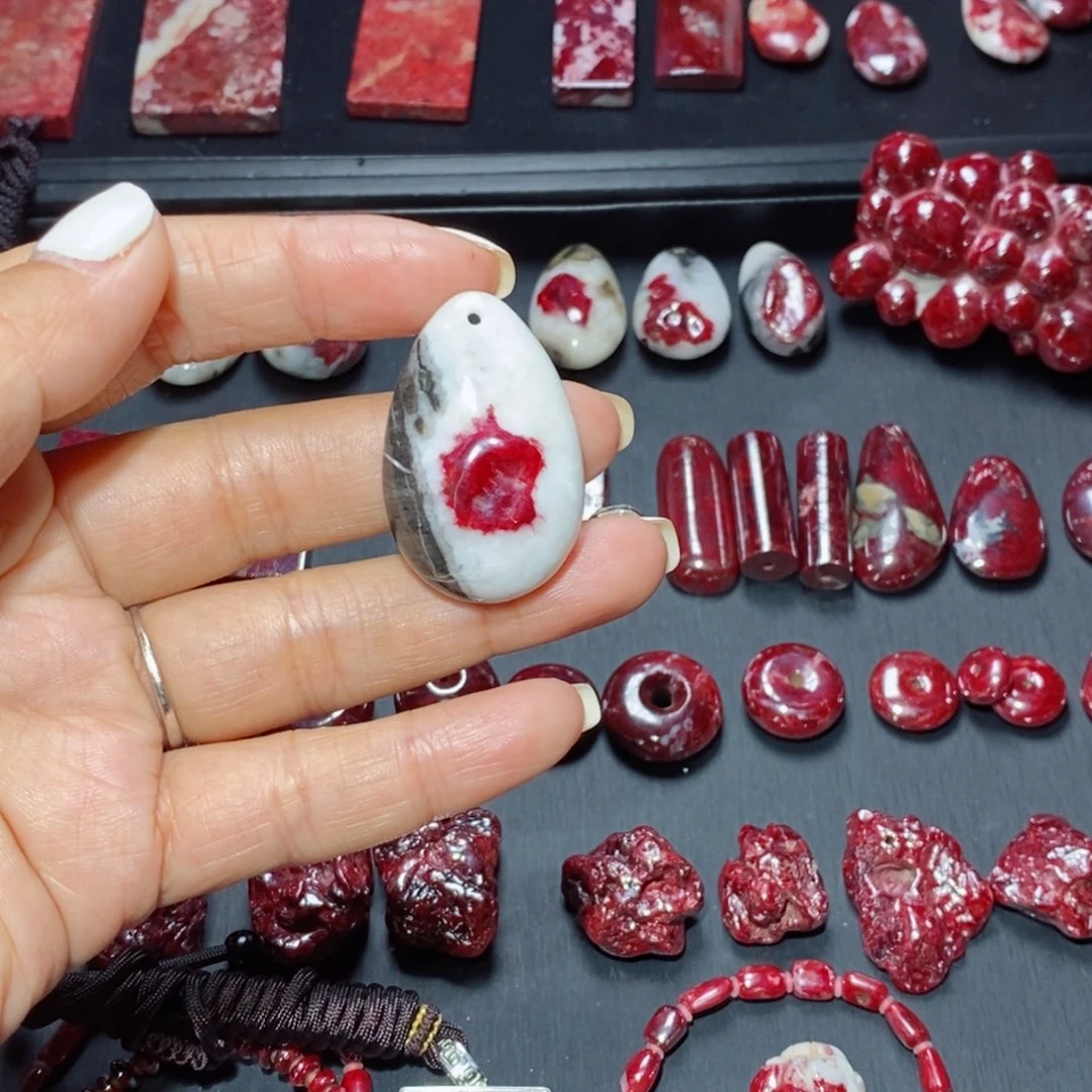 国***尊天然辰砂天然大晶砂