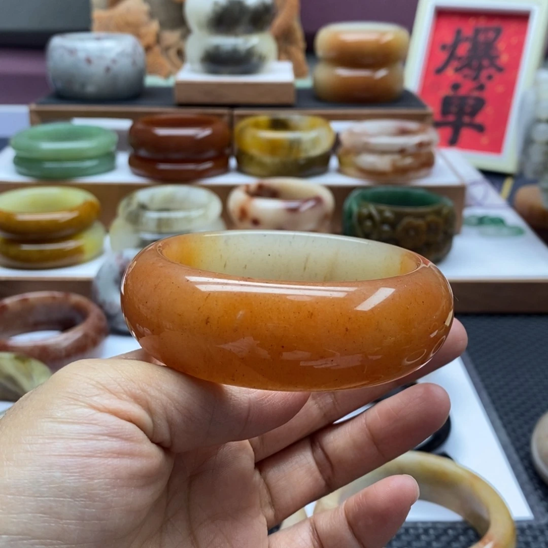 石英质玉手镯未镶嵌@***点