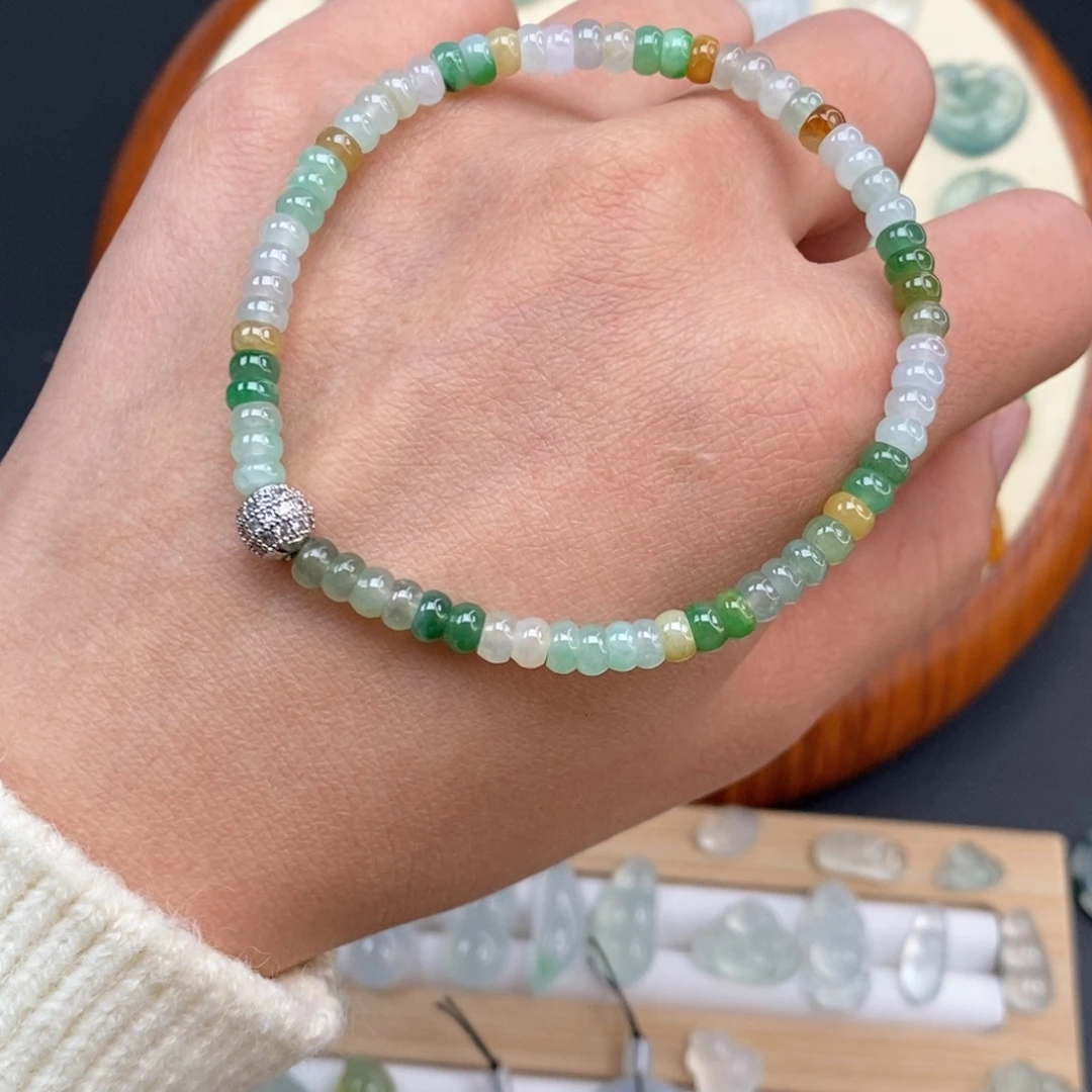 翡翠颈饰未镶嵌手串