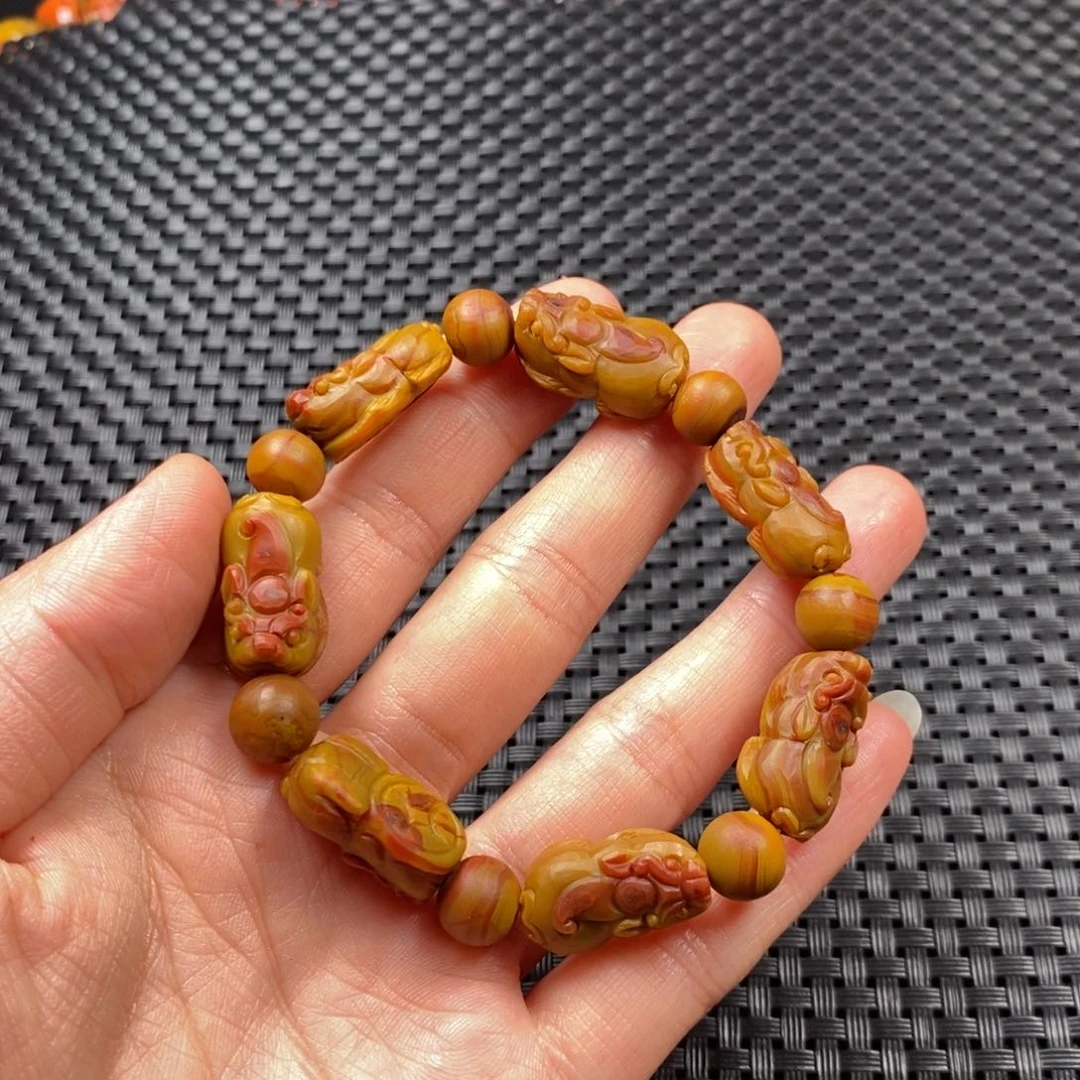 玛瑙/玉髓手串未镶嵌东*虎