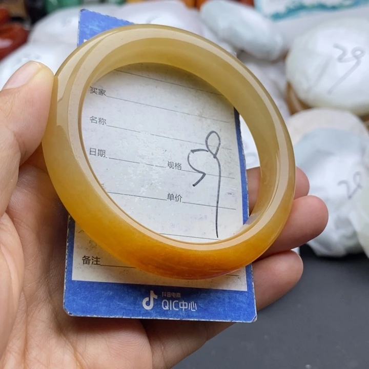 石英质玉未镶嵌手镯