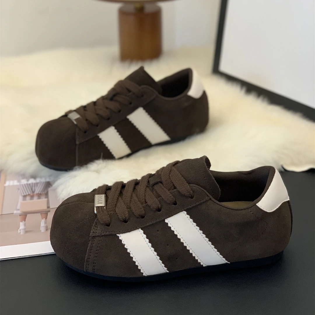 时尚新款学生休闲板鞋女2025秋季复古百搭拼色小众爆款轻便德训鞋