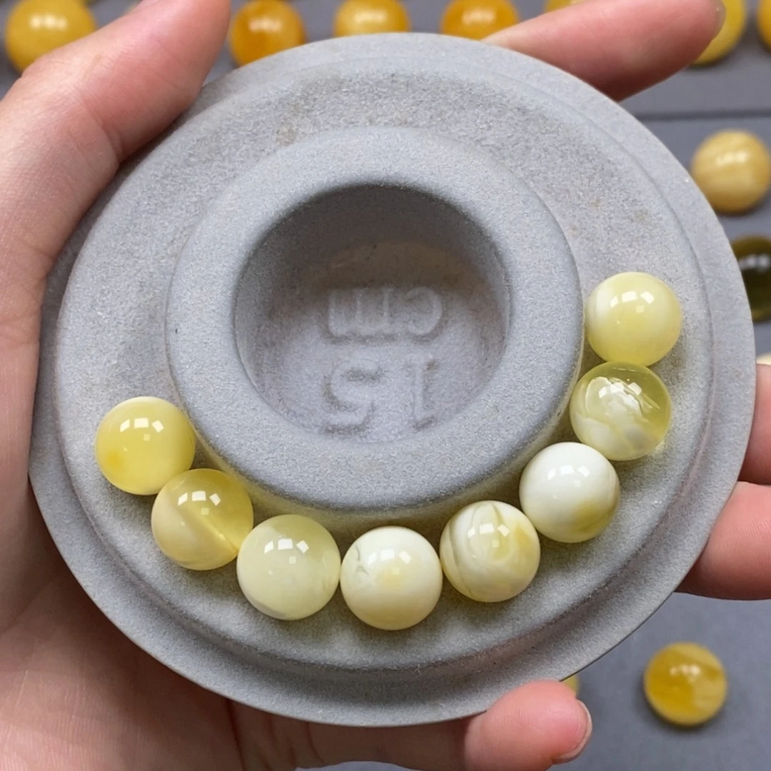 冷****琥珀未镶嵌裸石纯天然