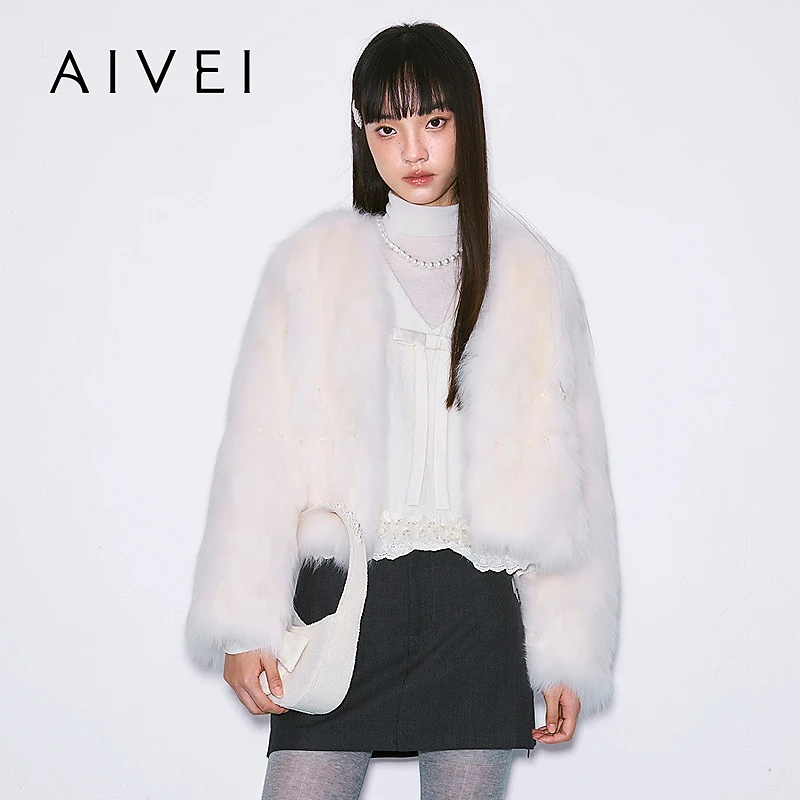 AIVEI欣贺艾薇2025冬季新浪漫千金风钉珠狐狸毛皮草外套XRV7P01A