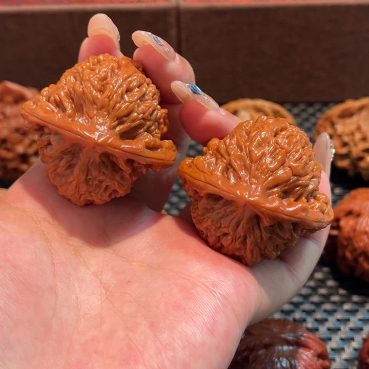 憧***天吊坠文玩核桃南疆石