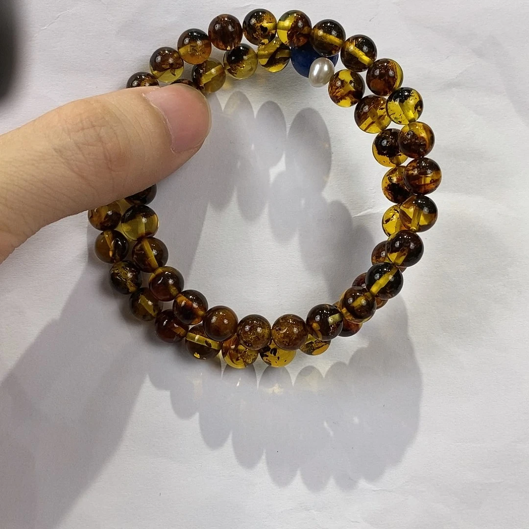 琥珀未镶嵌颈饰多人