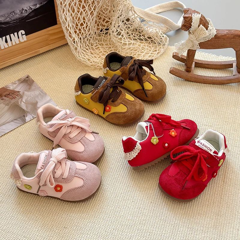 2025年秋新款女童皮面透气圆点轻便蕾丝花边时尚洋气德训鞋休闲鞋