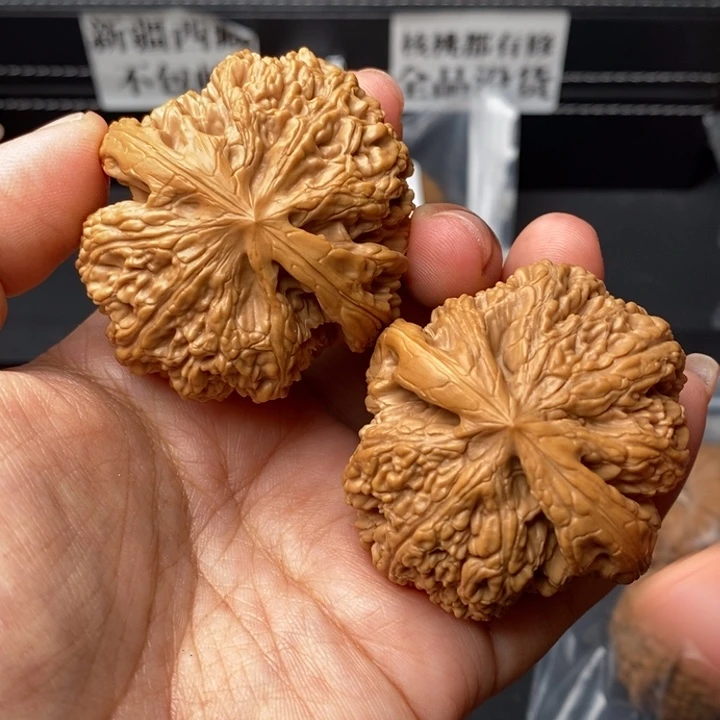 文玩核桃把件46边50肚粗筋