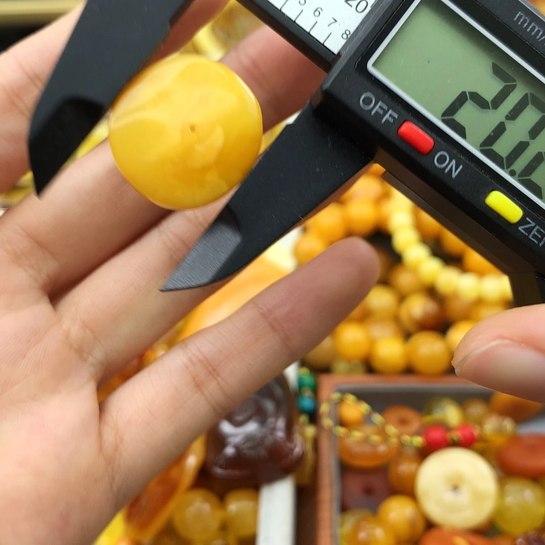 未镶嵌琥珀珠宝奇石