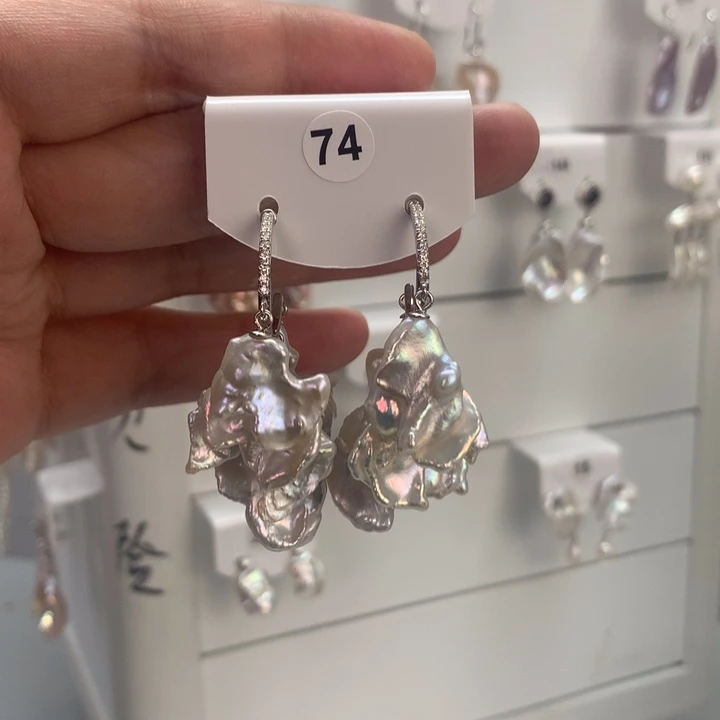 无非金属巴洛克花瓣耳饰
