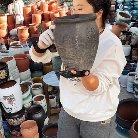 口18高24瑕疵一个盆子。