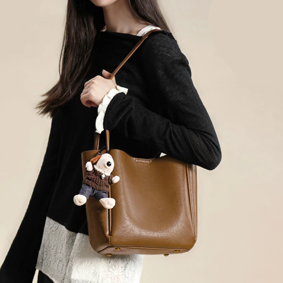 水桶包包女款爆款2025新款百搭气质单肩斜挎包通勤大容量腋下女包