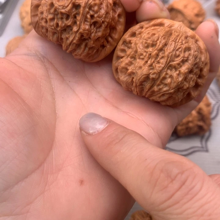 文玩核桃把件血麒麟40